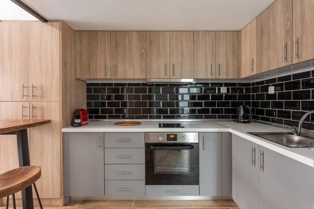 דירות סלוניקי Industrial Loft Near Seaside W 200Mbps מראה חיצוני תמונה